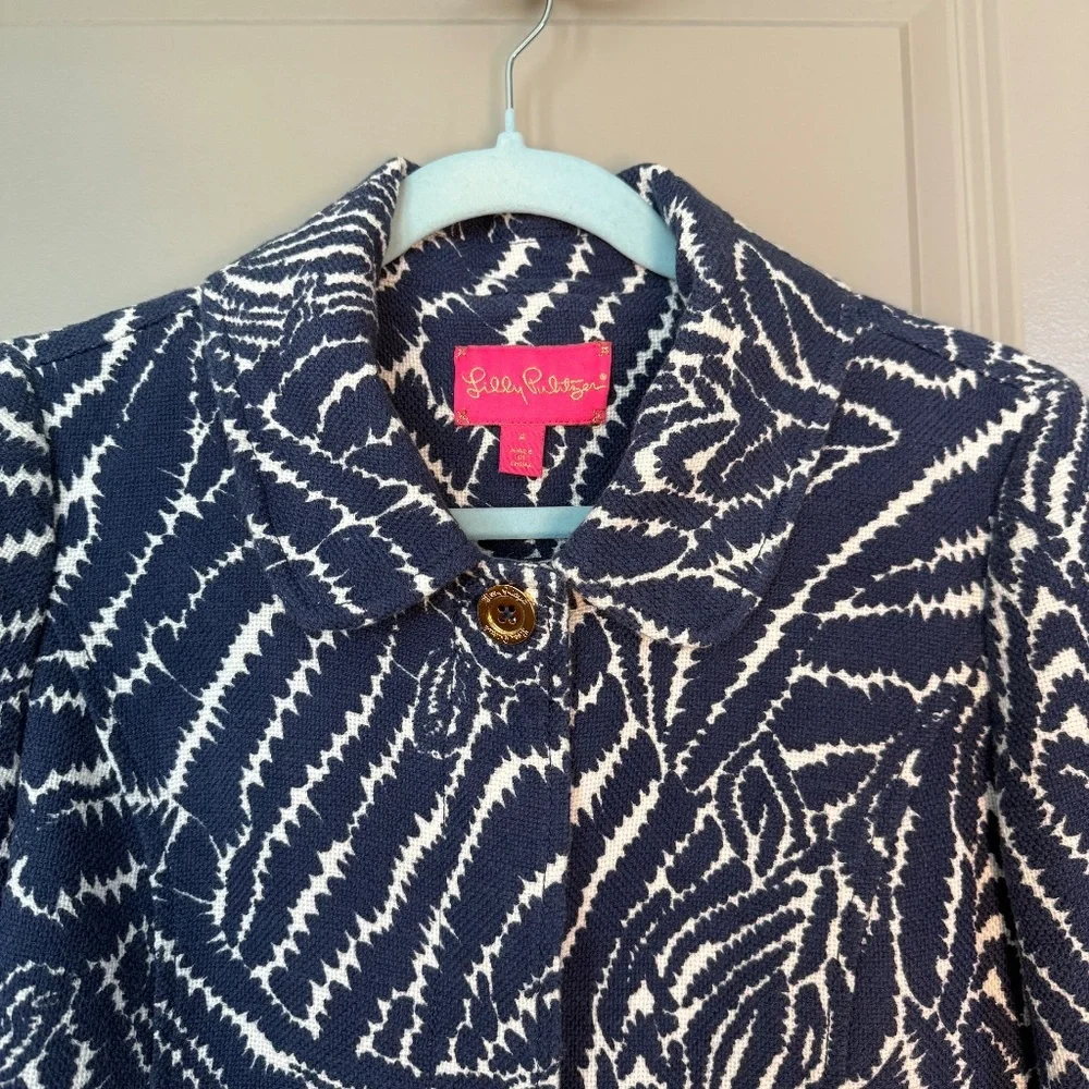 Lilly Pulitzer Navy White Zebra Leaf Print Cropped Blazer Jacket Size 2